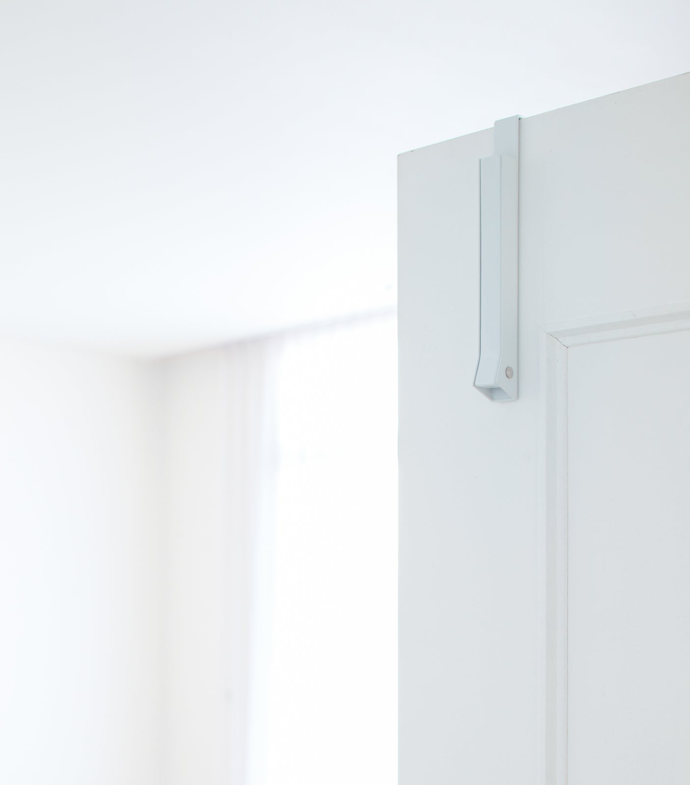 Smart Folding Over-the-Door Hook in White